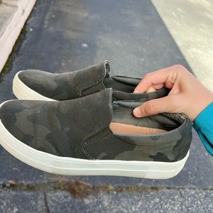 Steve Madden army print sneakers size 8.5